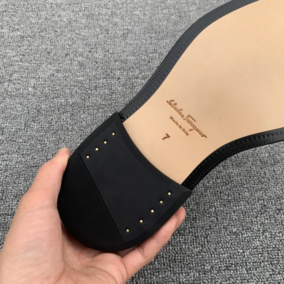 SALVATORE FERRAGAMO Мужские туфли-оксфорды из воловьей кожи SALVATORE FERRAGAMO Мужские туфли-оксфорды из воловьей кожи