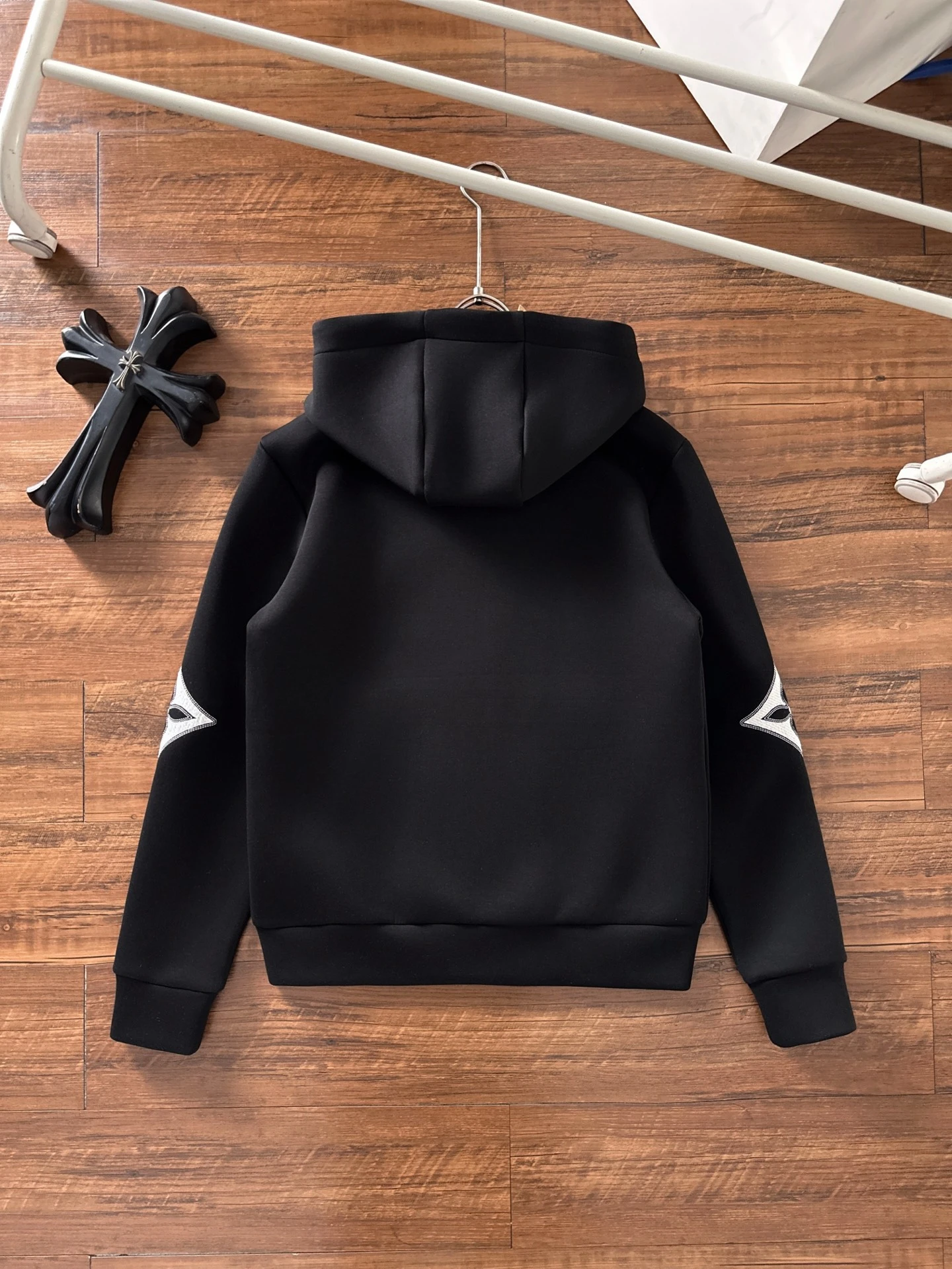 LOUIS VUITTON Мужская толстовка с вышитой аппликацией