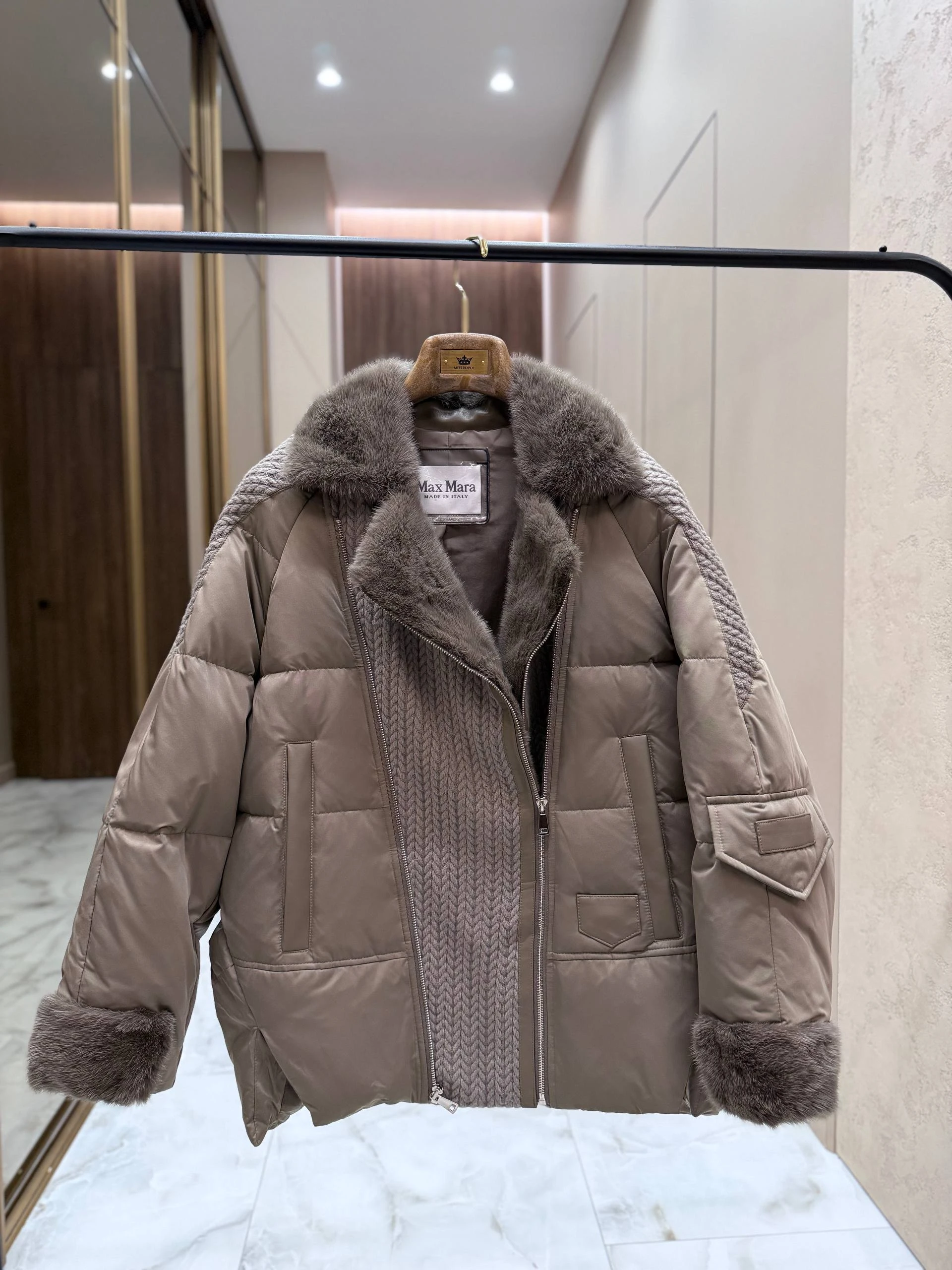 MAX MARA Женский пуховик MAX MARA Женский пуховик