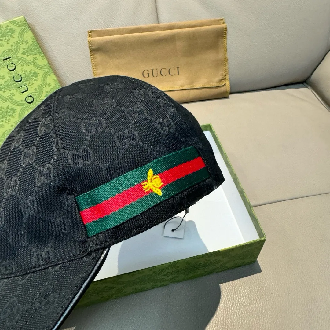 GUCCI Кепка GG с принтом