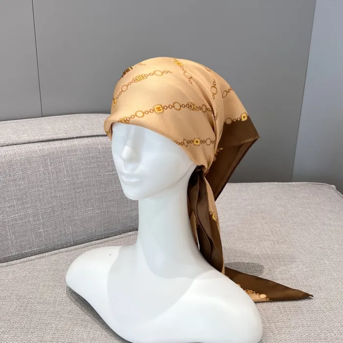 CELINE Женский платок шёлк