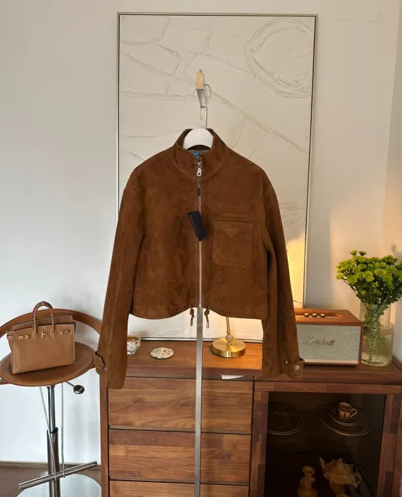 PRADA Женская куртка из замши