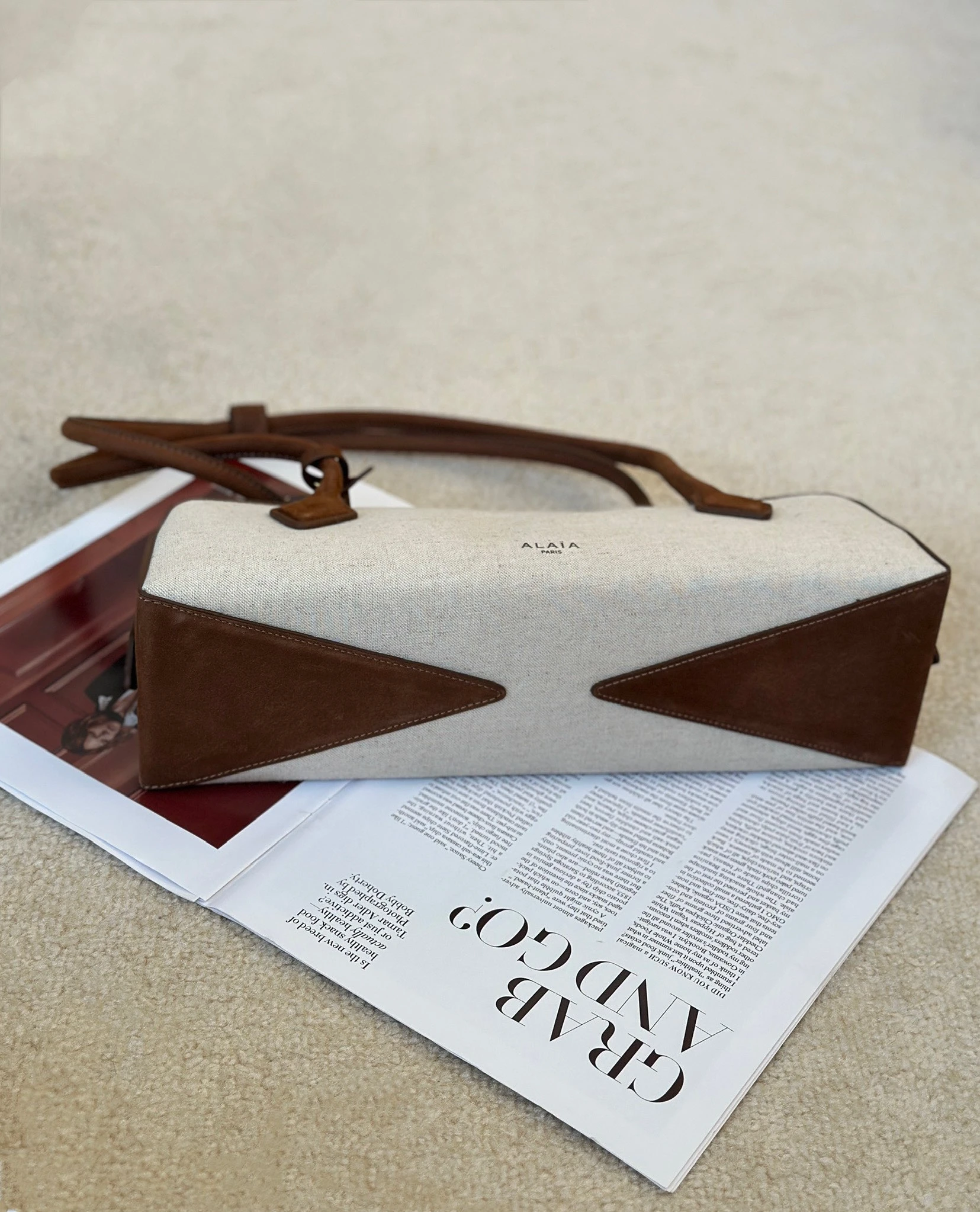 ALAIA Женская сумка Le Teckel комбинированная ALAIA Женская сумка Le Teckel комбинированная