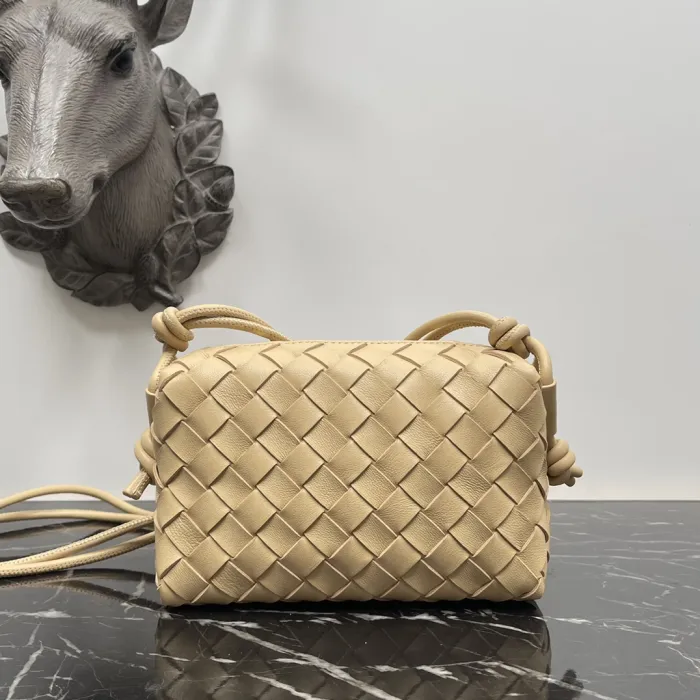 BOTTEGA VENETA Сумка Loop Camera Bag Mini