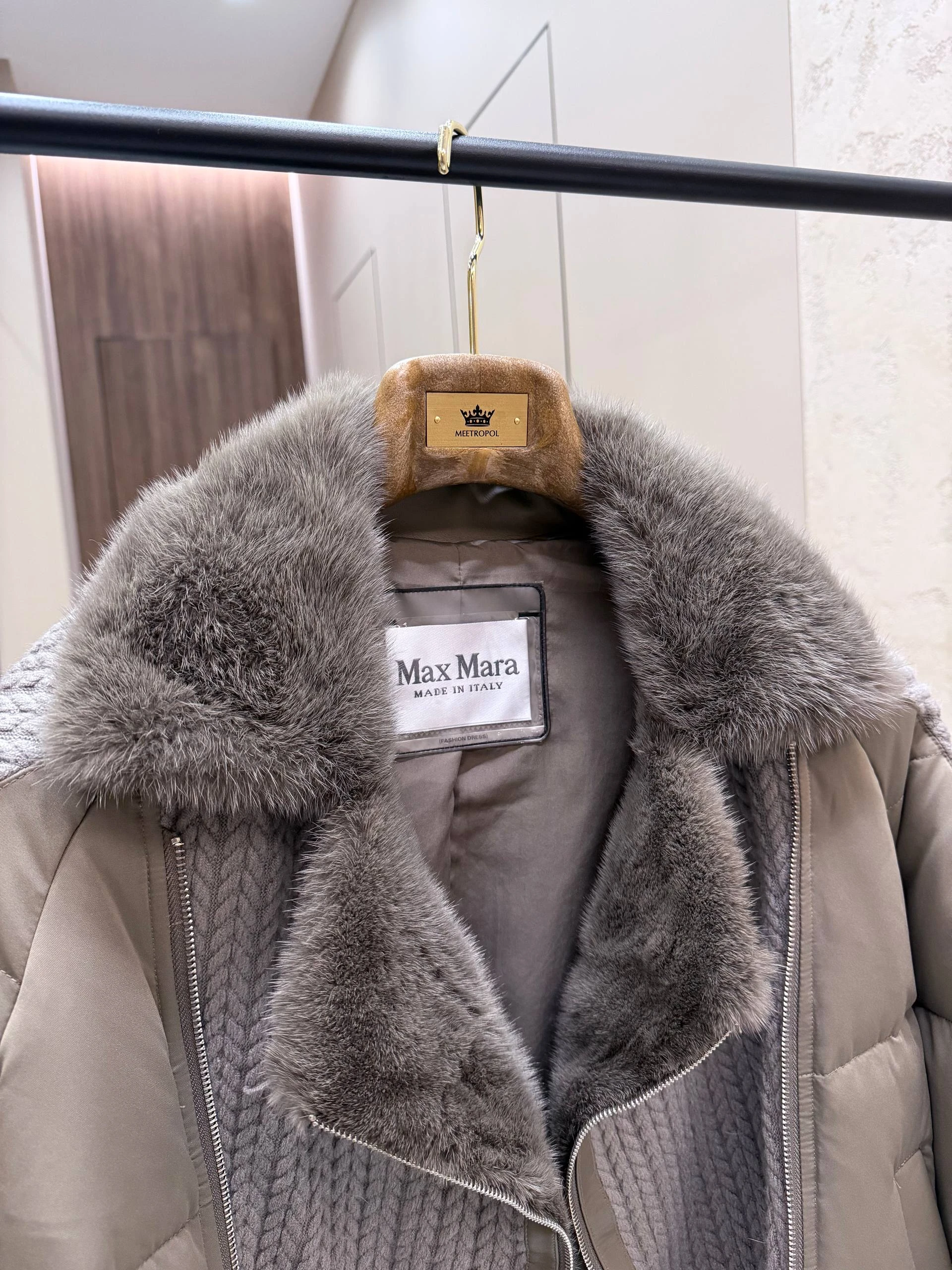 MAX MARA Женский пуховик MAX MARA Женский пуховик