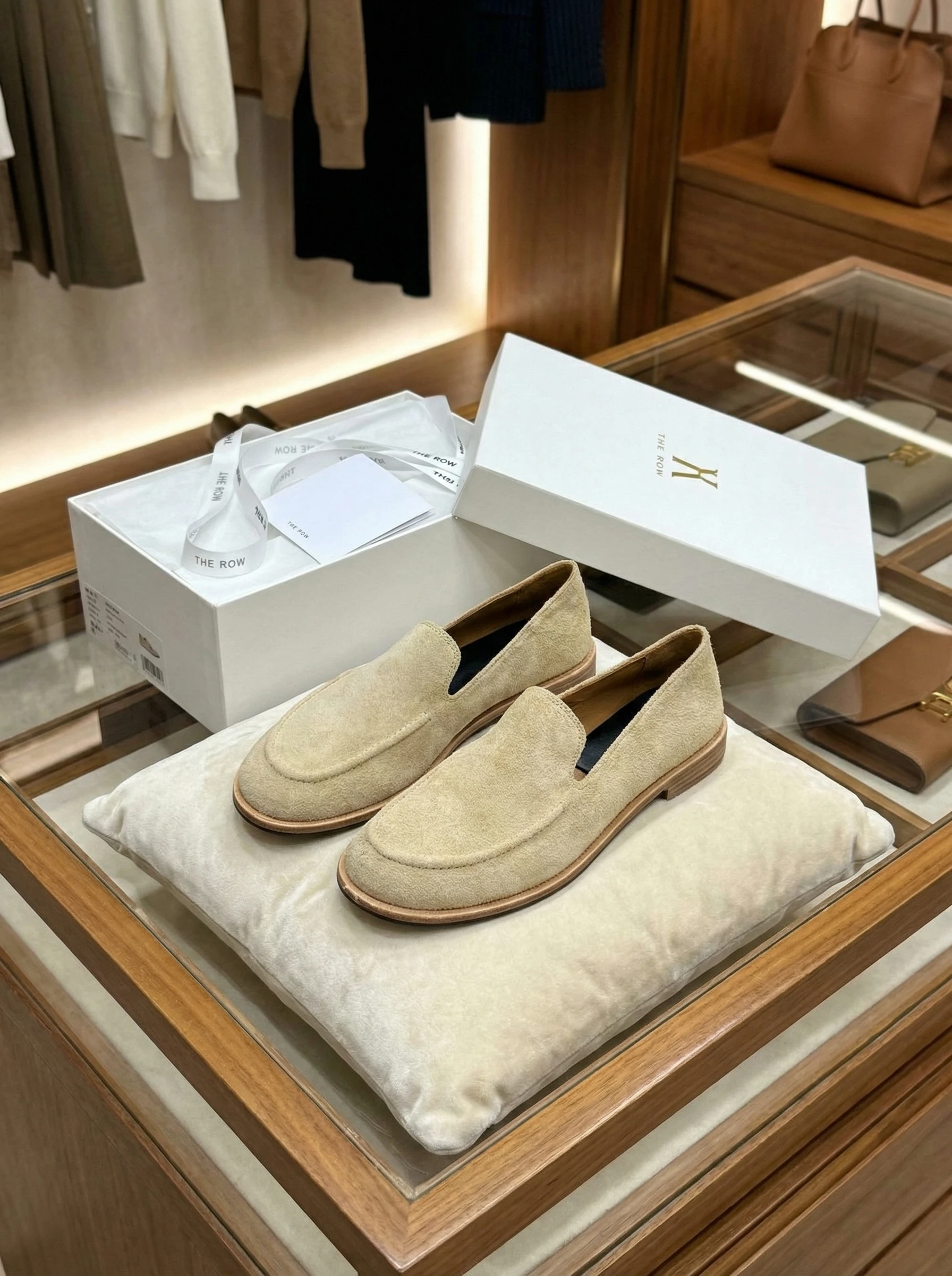 THE ROW Замшевые лоферы 