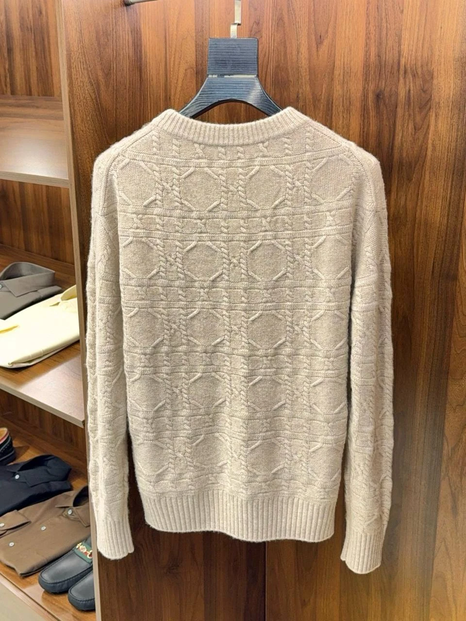 CHRISTIAN DIOR Мужской свитер бежевый CHRISTIAN DIOR Мужской свитер бежевый