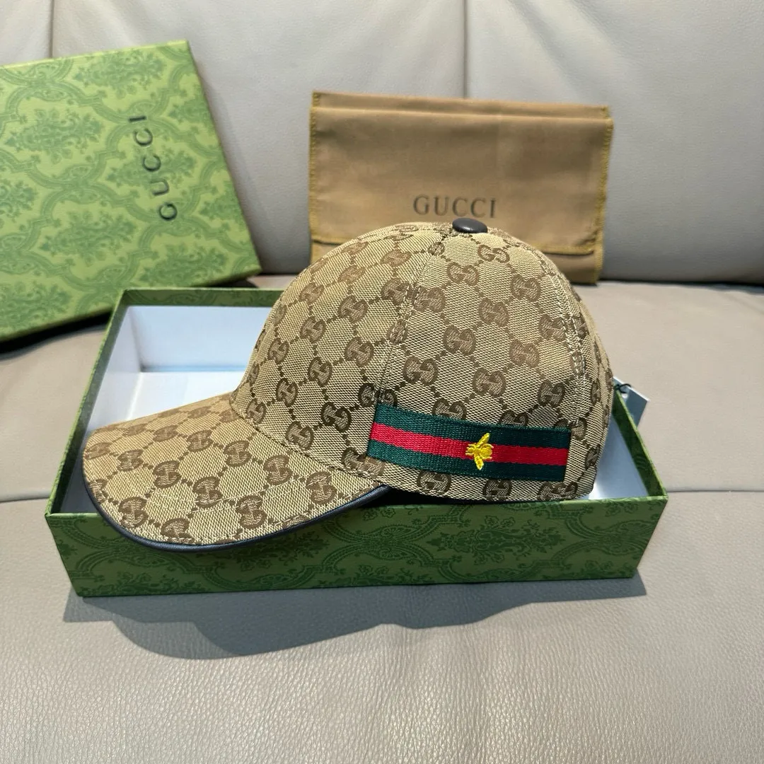 GUCCI Кепка GG с принтом