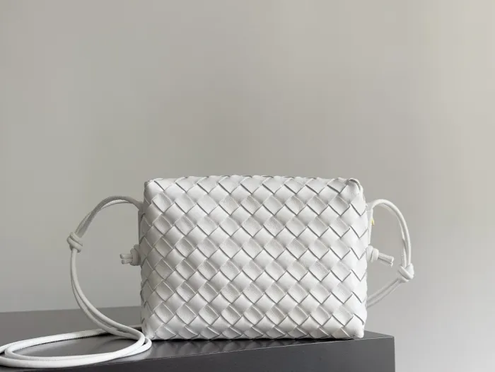 BOTTEGA VENETA Сумка Loop Camera Bag