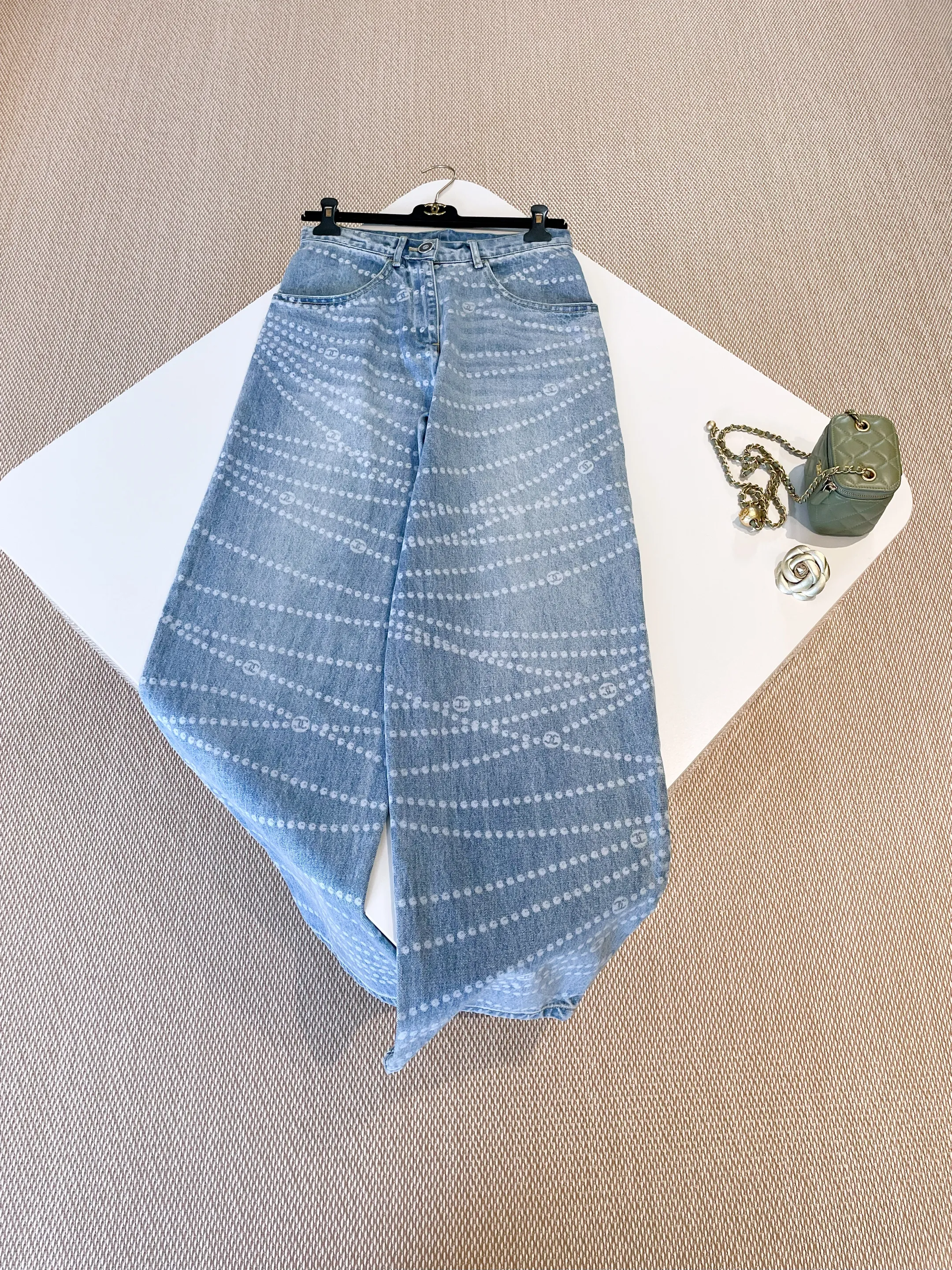 CHANEL Женские джинсы CHANEL Женские джинсы