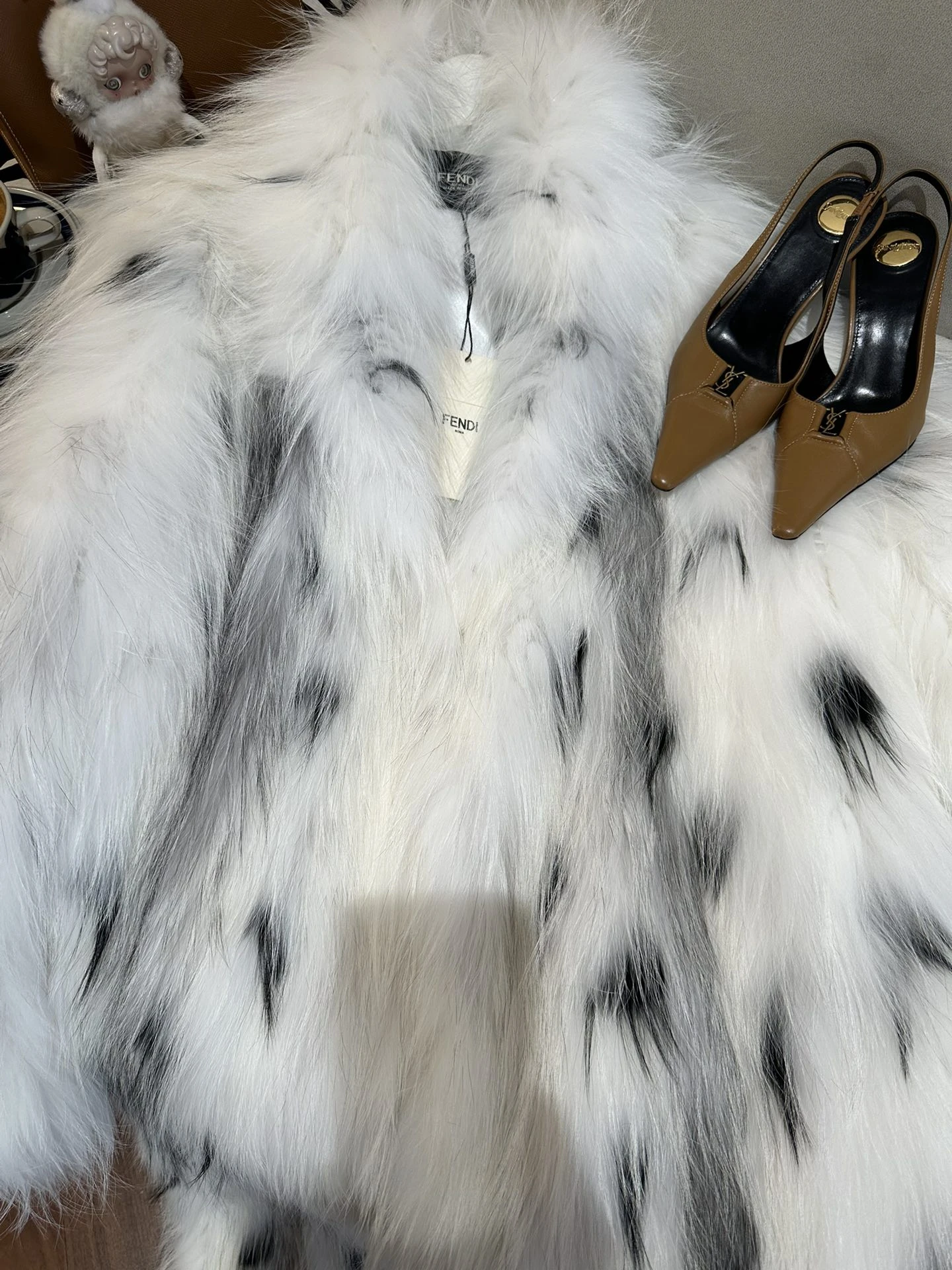 FENDI Женская шуба из меха лисы в длине макси FENDI Женская шуба из меха лисы в длине макси