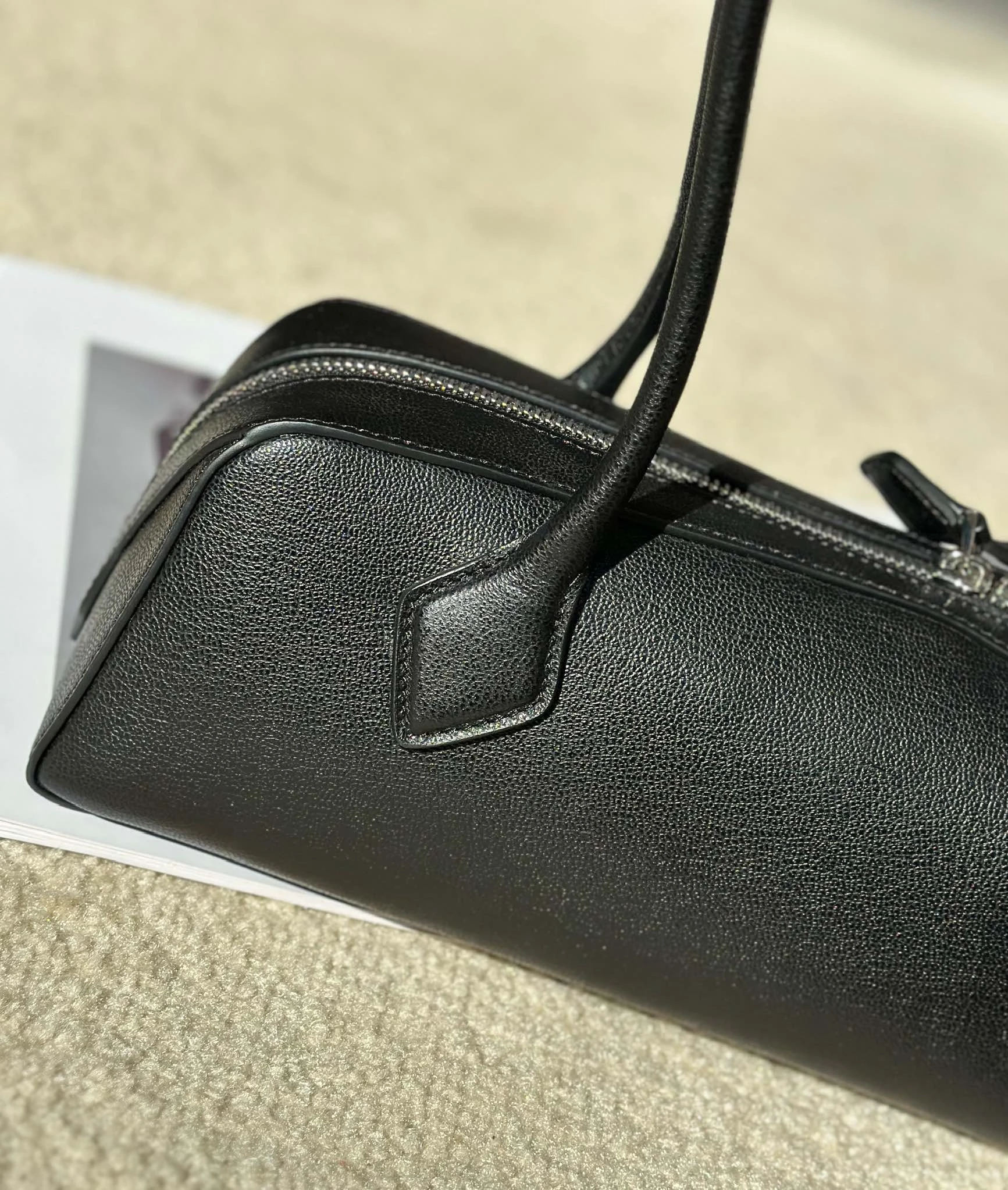 ALAIA Женская сумка Le Teckel комбинированная