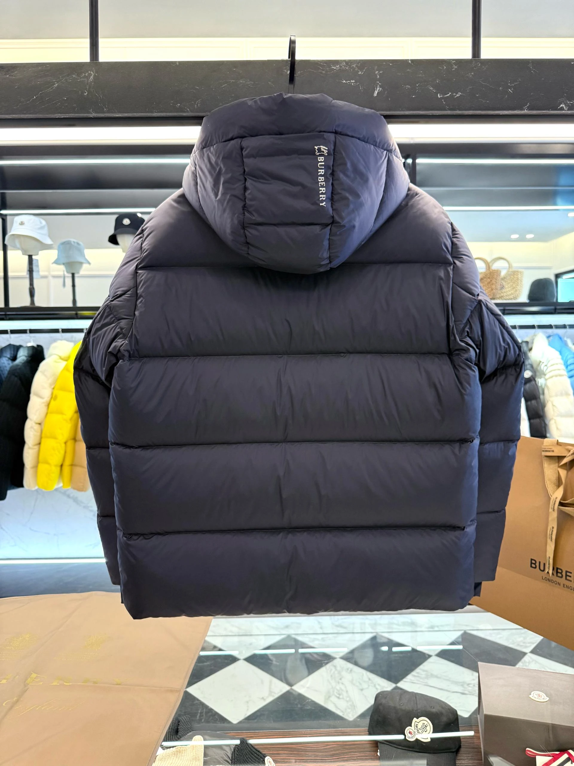 BURBERRY Мужская куртка на пуховом наполнителе темно-синяя BURBERRY Мужская куртка на пуховом наполнителе темно-синяя