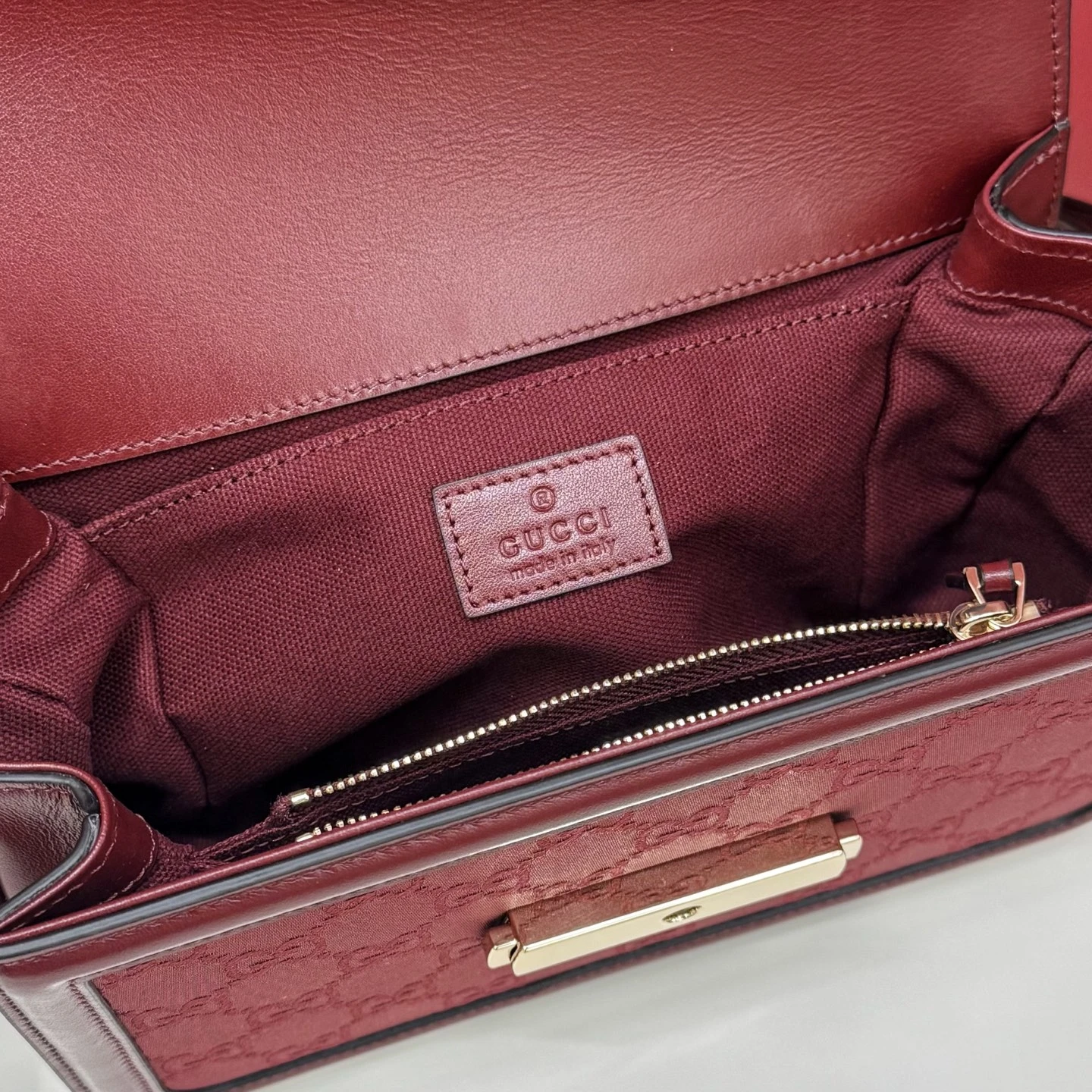 GUCCI Женская сумка Gucci go small shoulder bag