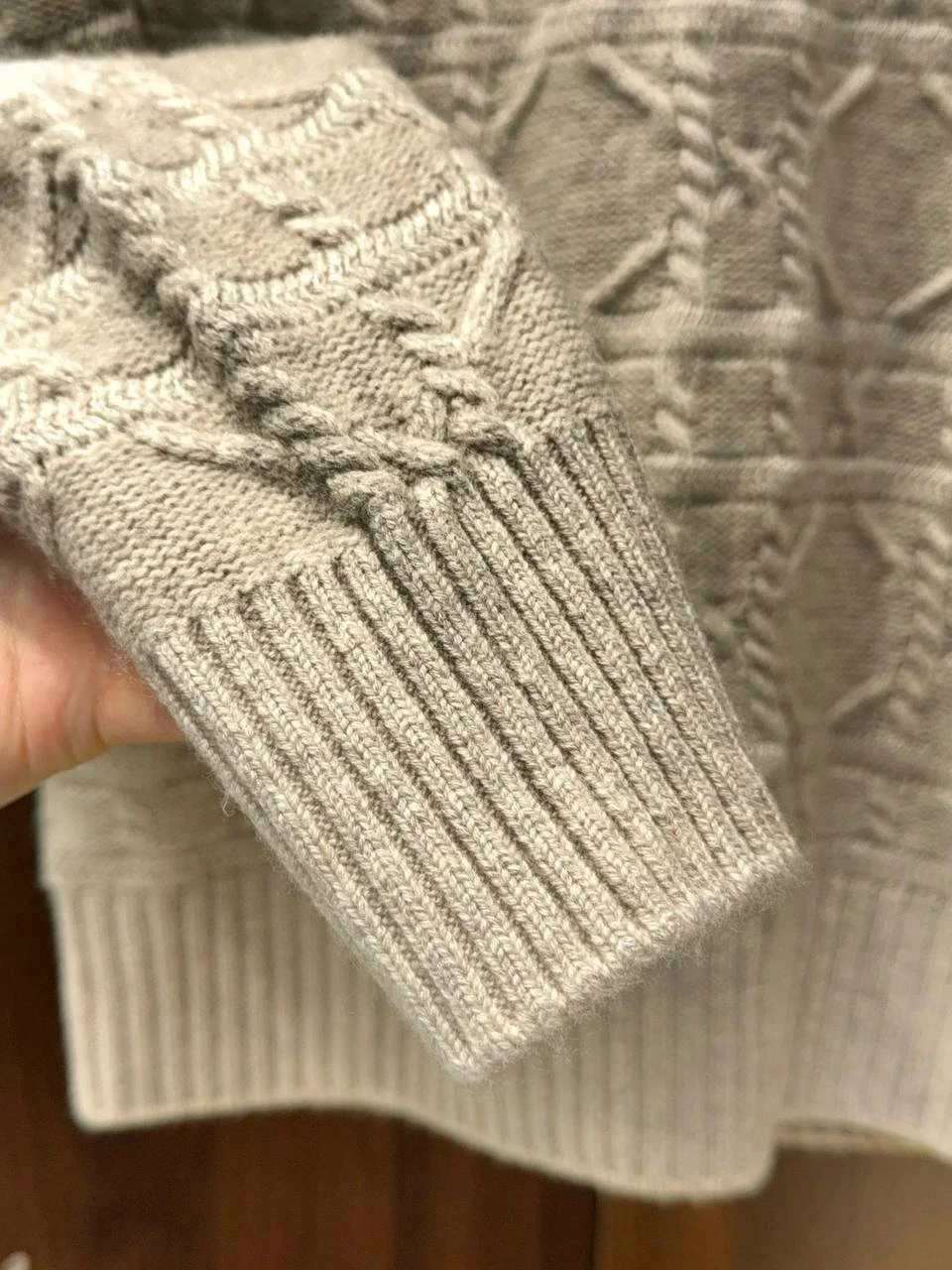 CHRISTIAN DIOR Мужской свитер бежевый CHRISTIAN DIOR Мужской свитер бежевый