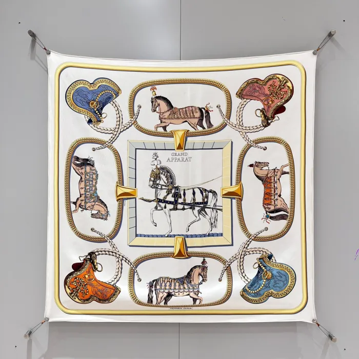 HERMES Платок из шелка