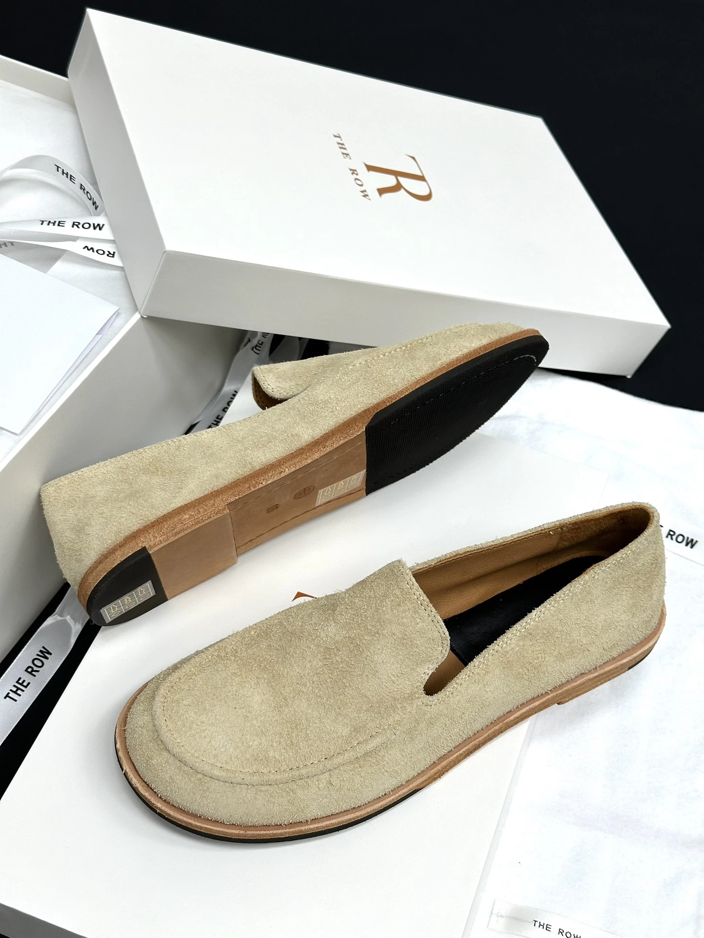 THE ROW Замшевые лоферы 