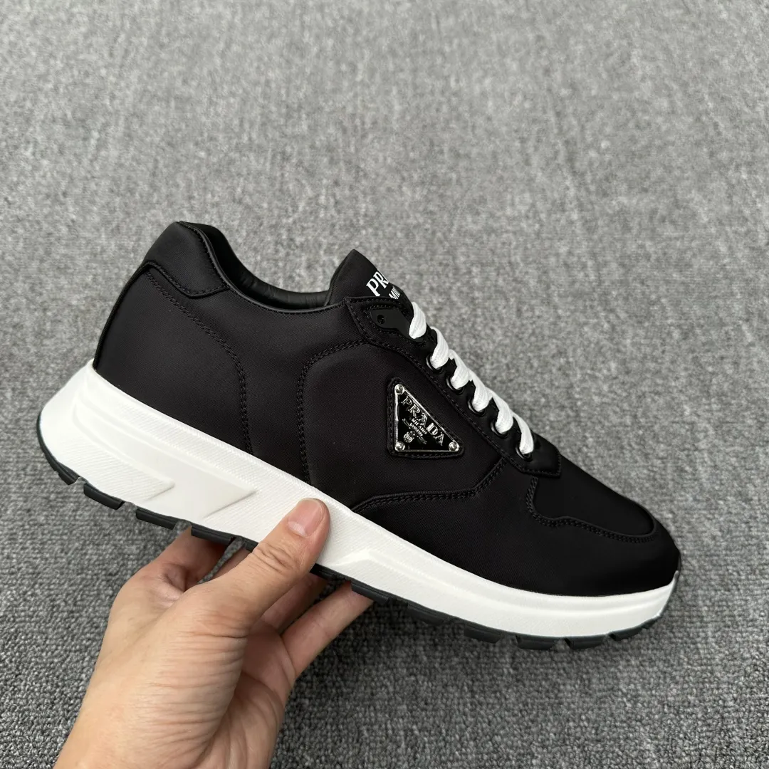 PRADA Мужские кроссовки из переработанного материала