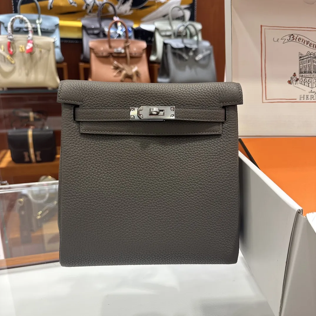 Hermes Женский рюкзак Kelly Ado 8F/Etain Clemence Hermes Женский рюкзак Kelly Ado 8F/Etain Clemence