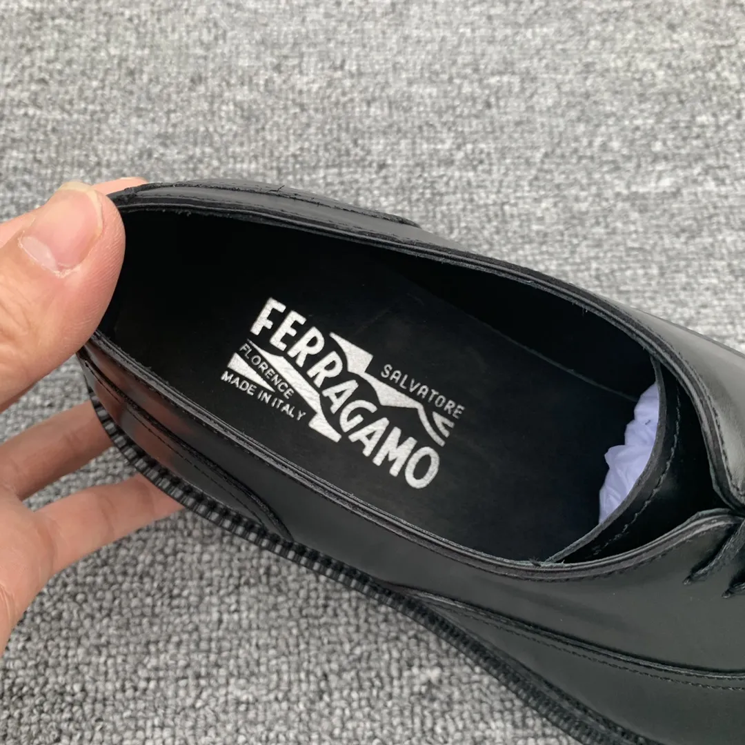 SALVATORE FERRAGAMO Мужские туфли-оксфорды из воловьей кожи