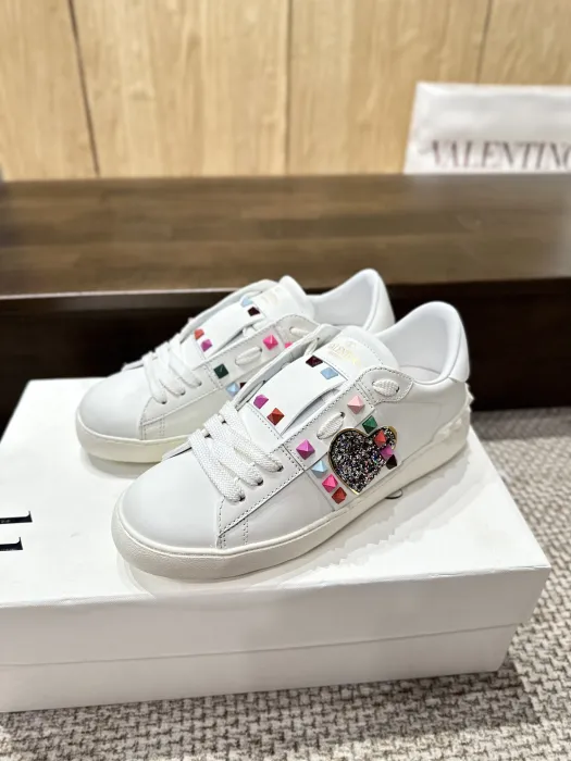 VALENTINO Женские кроссовки 11 Love
