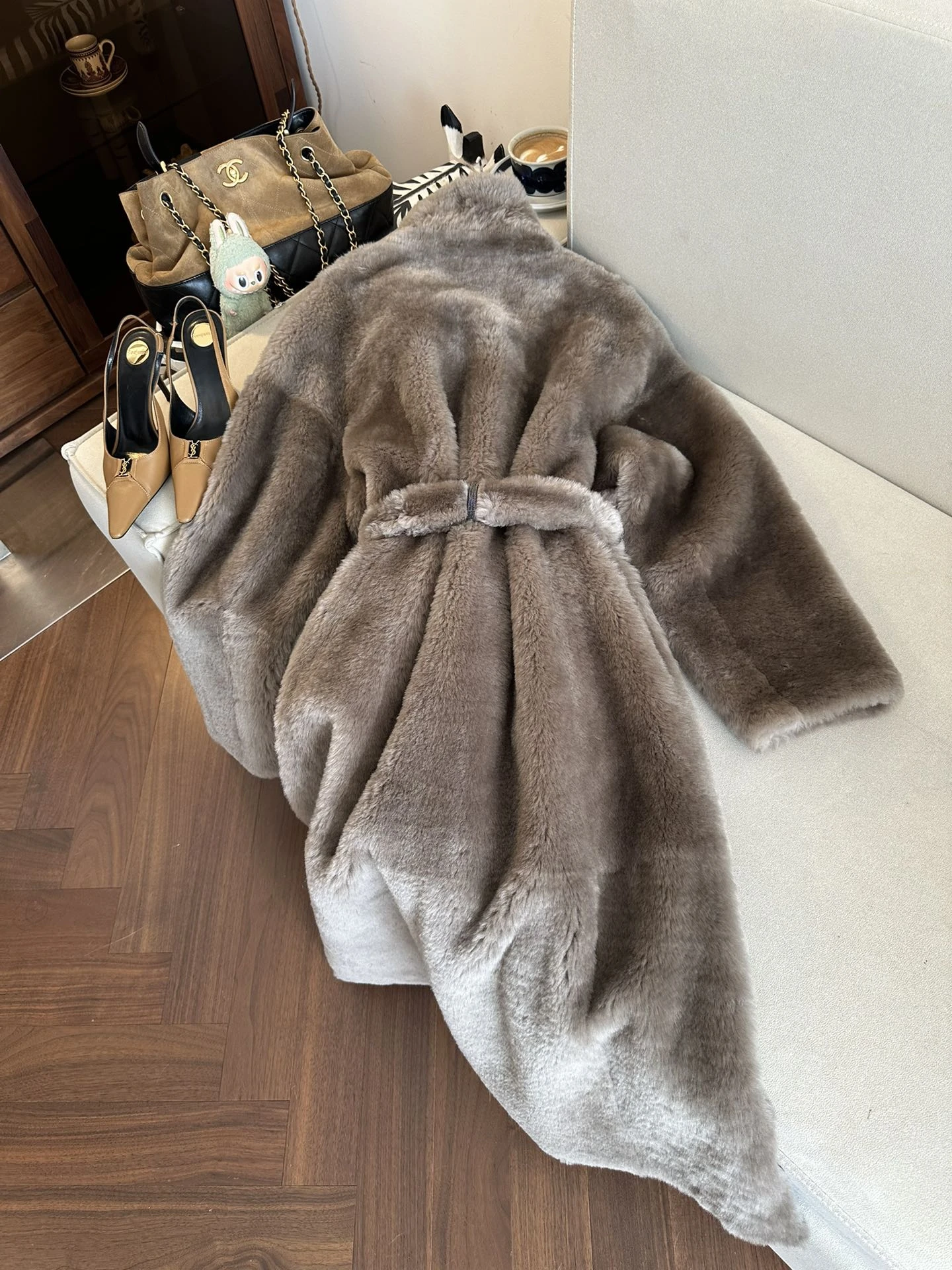 BRUNELLO CUCINELLI Женская шуба с поясом на талии