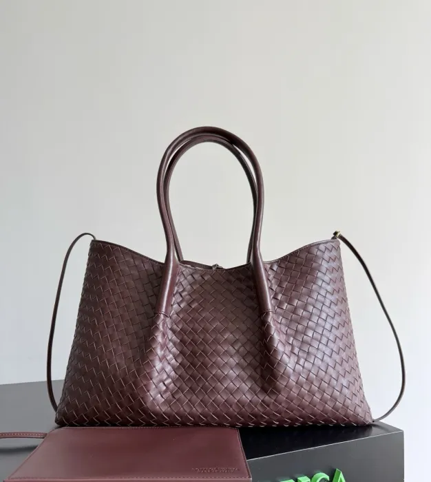 BOTTEGA VENETA Сумка Pinacoteca Medium
