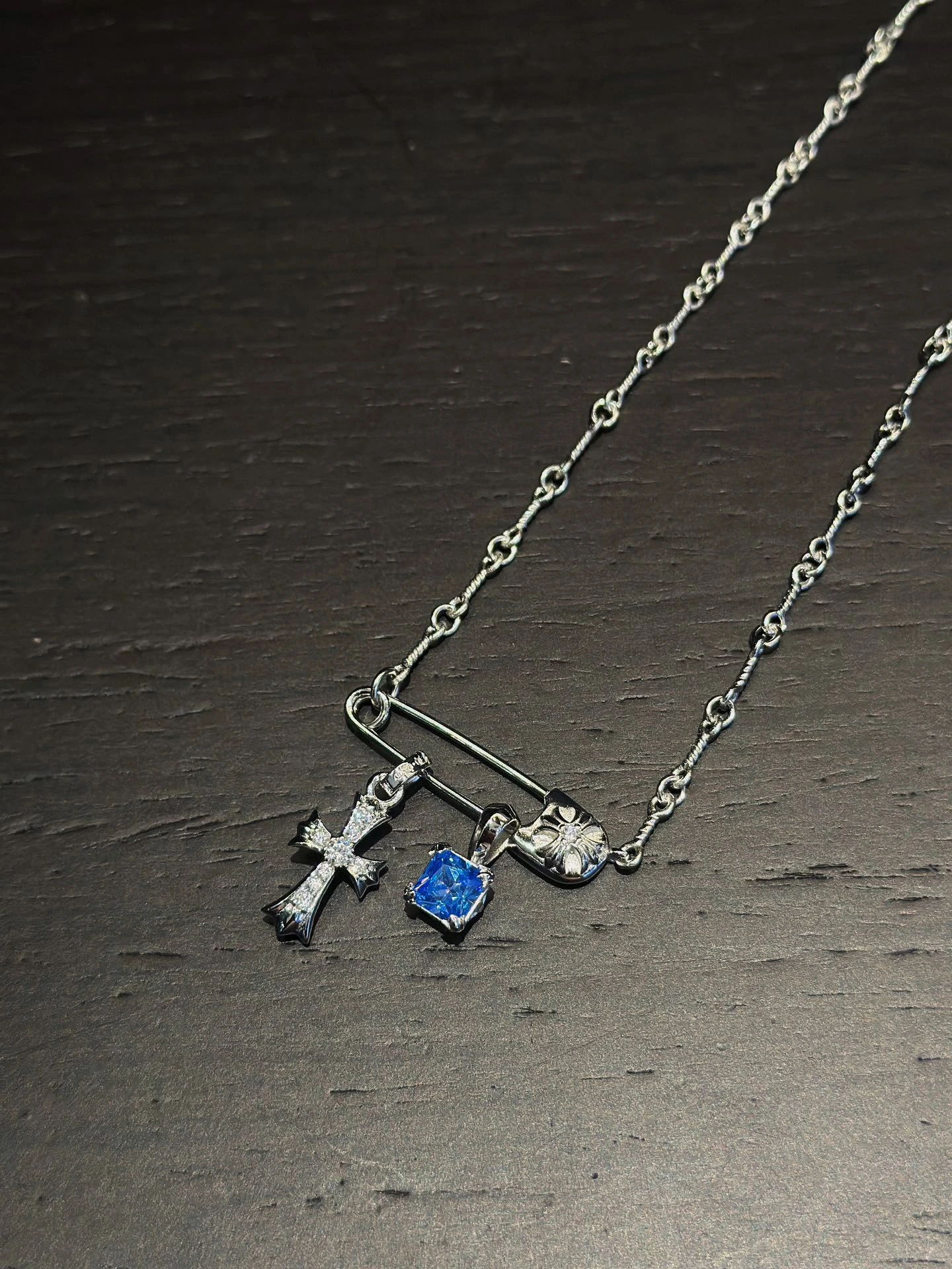 CHROME HEARTS Женское колье из серебра CHROME HEARTS Женское колье из серебра