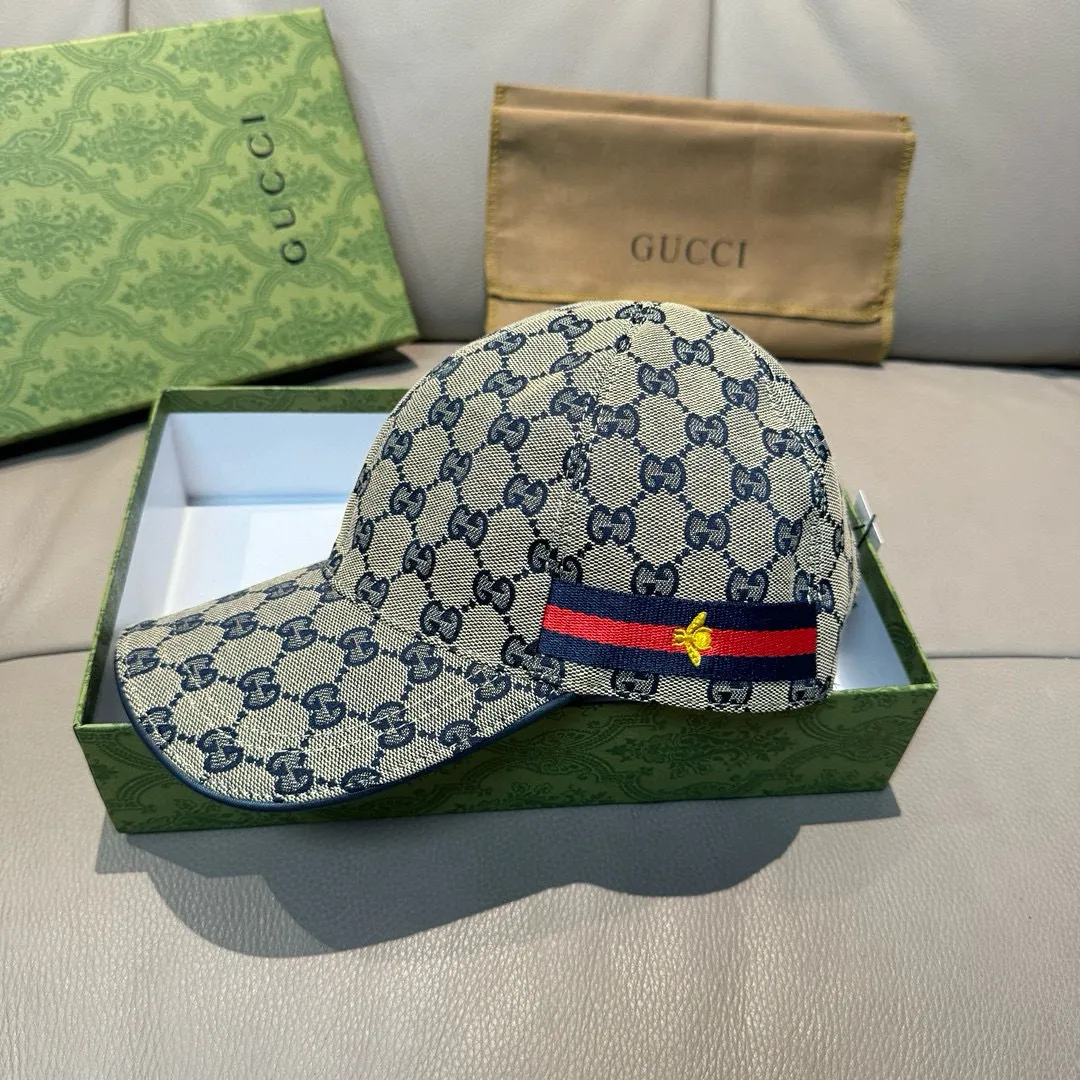 GUCCI Кепка GG с принтом