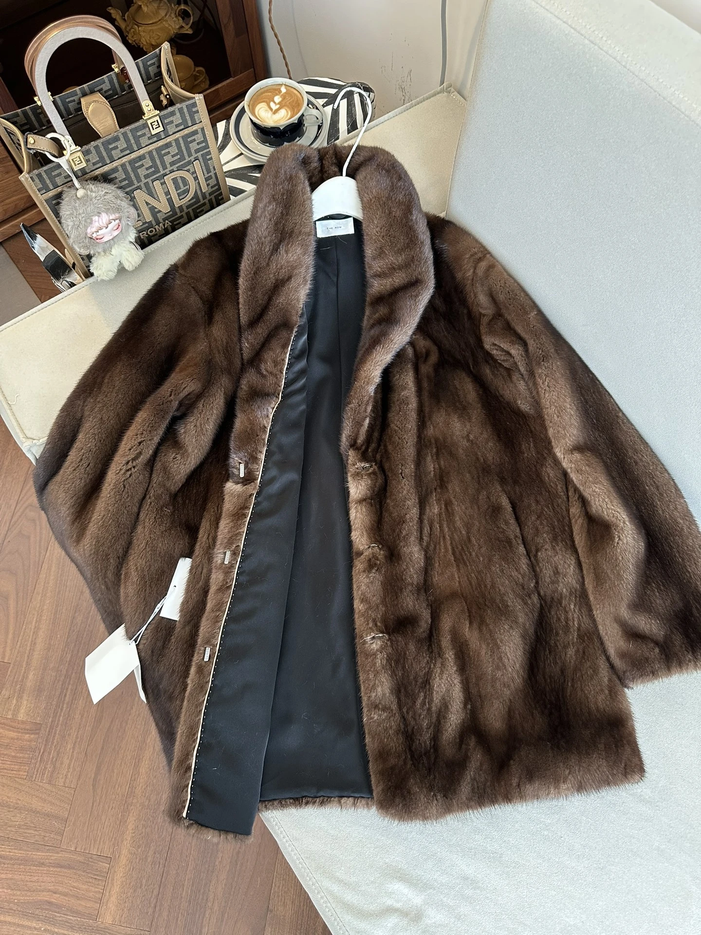 THE ROW Женская шуба из норки THE ROW Женская шуба из норки