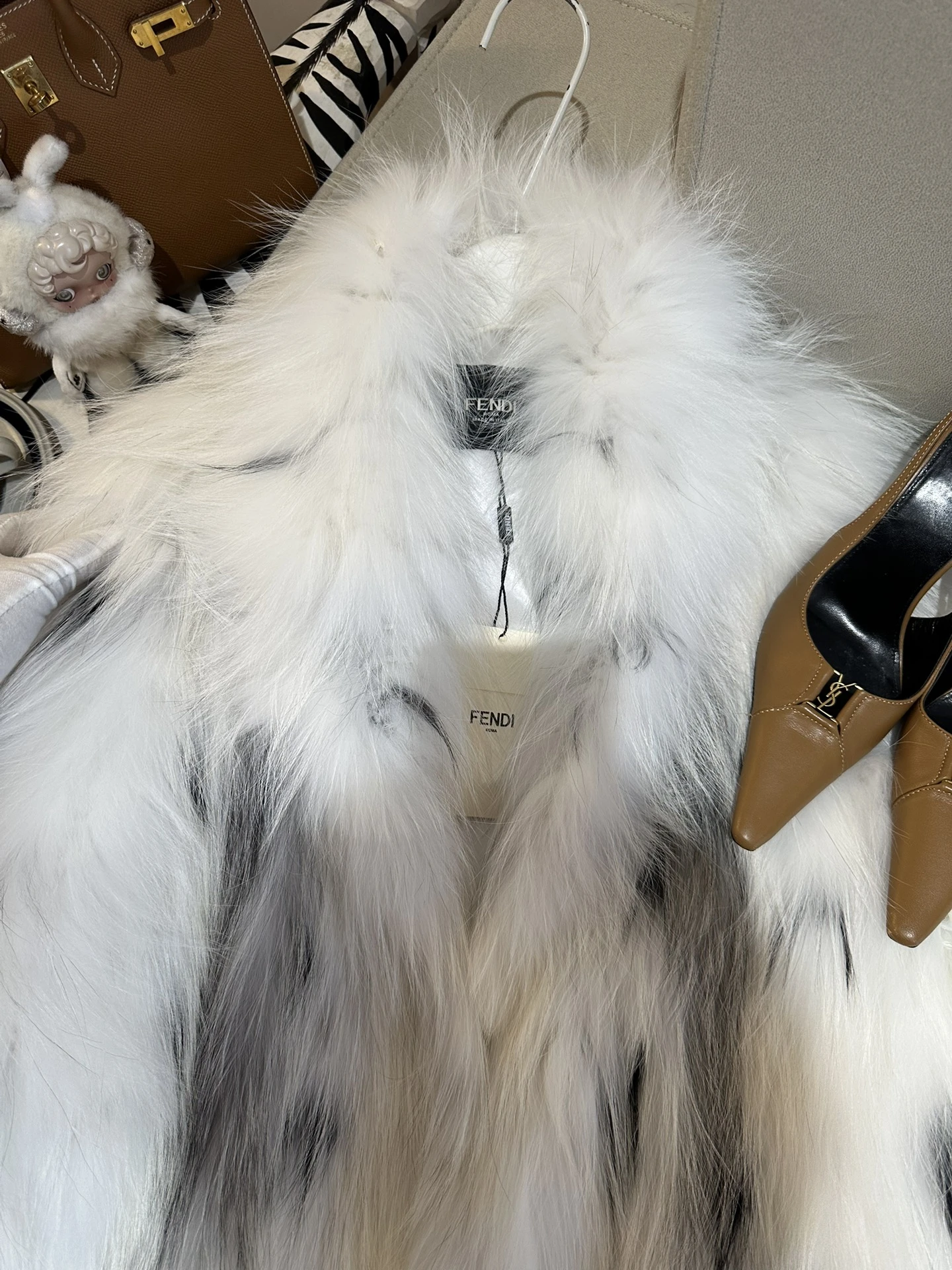 FENDI Женская шуба из меха лисы в длине макси FENDI Женская шуба из меха лисы в длине макси