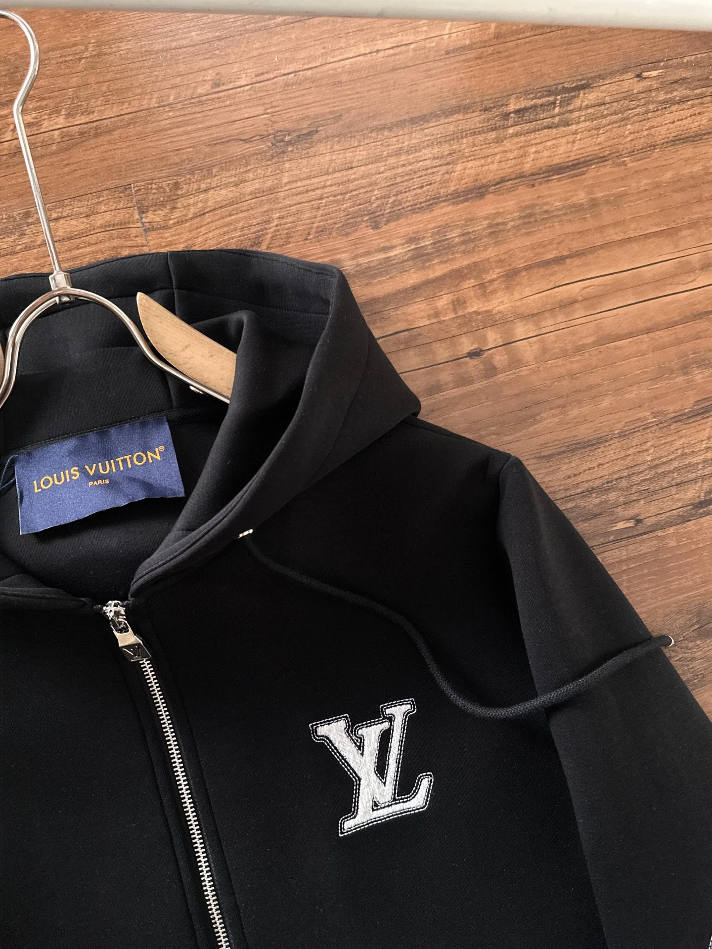 LOUIS VUITTON Мужская толстовка с вышитой аппликацией