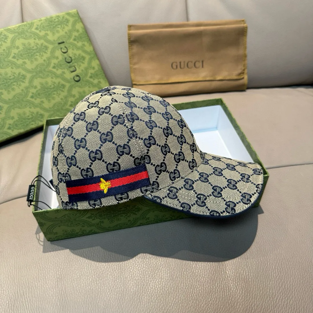 GUCCI Кепка GG с принтом