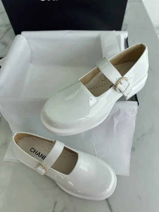 CHANEL Женские лакированные туфли