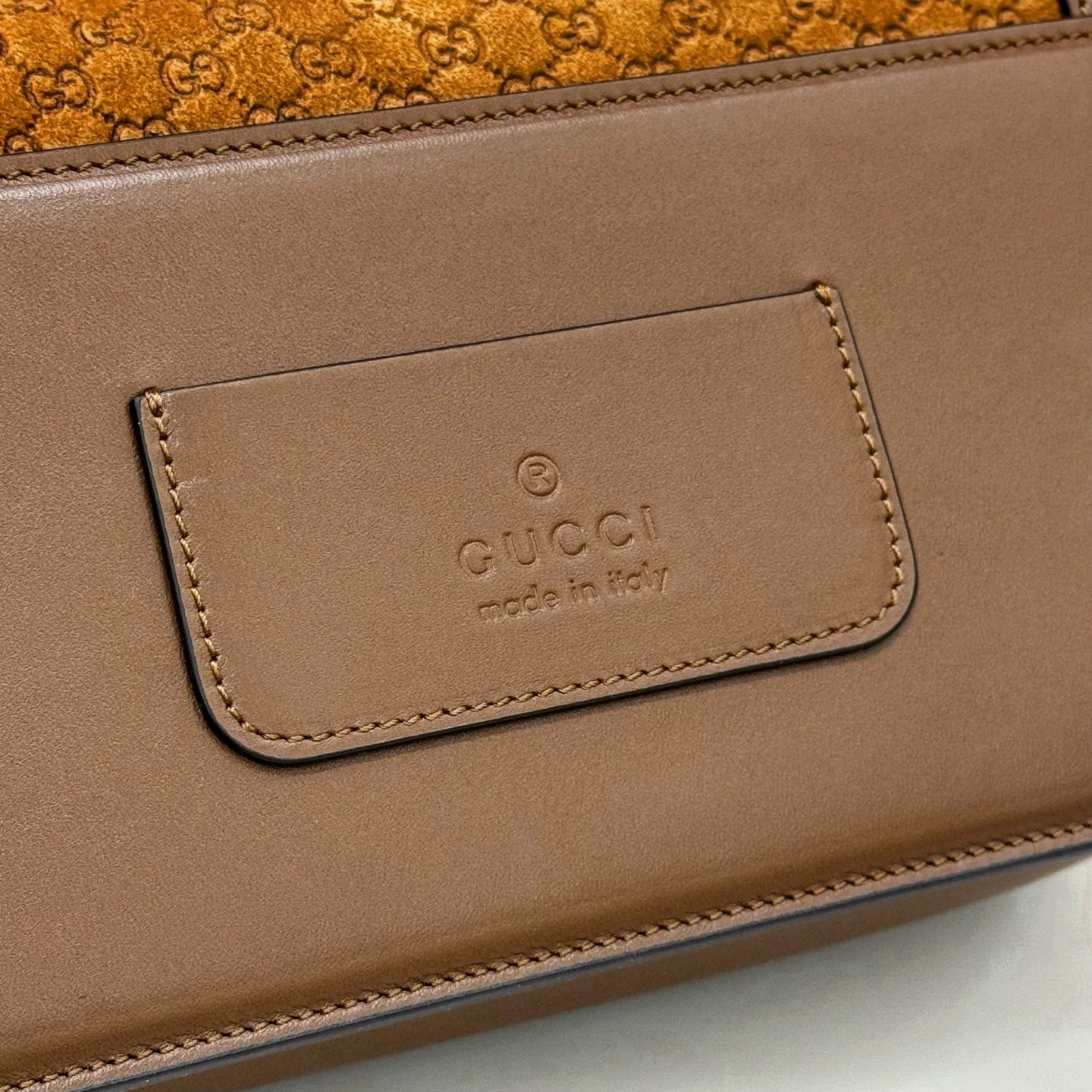 GUCCI Женская сумка Gucci go small shoulder bag