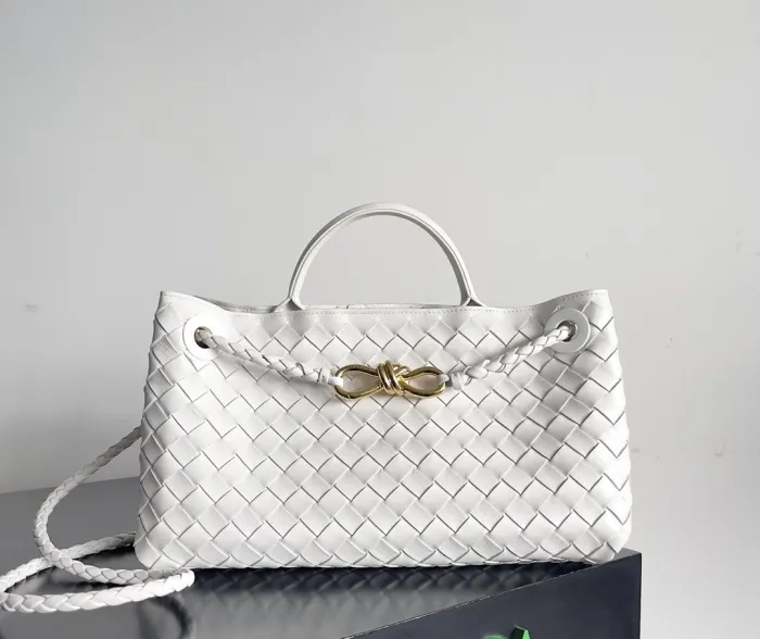 BOTTEGA VENETA Сумка East-West Andiamo