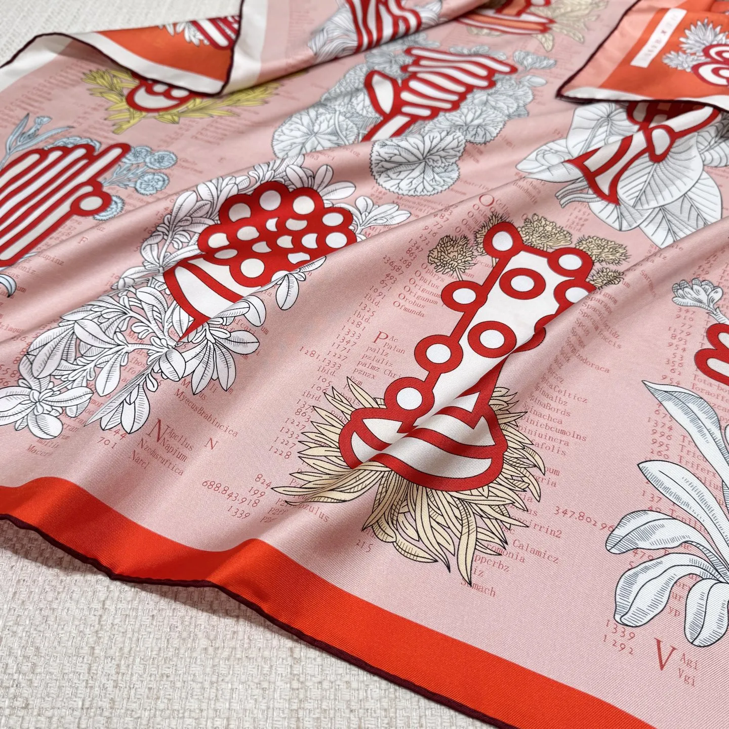 HERMES Женский платок из натурального шелка