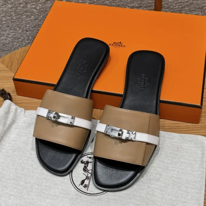 HERMES Женские сандалии Giulia