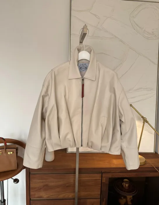 LOEWE Женская кожаная куртка