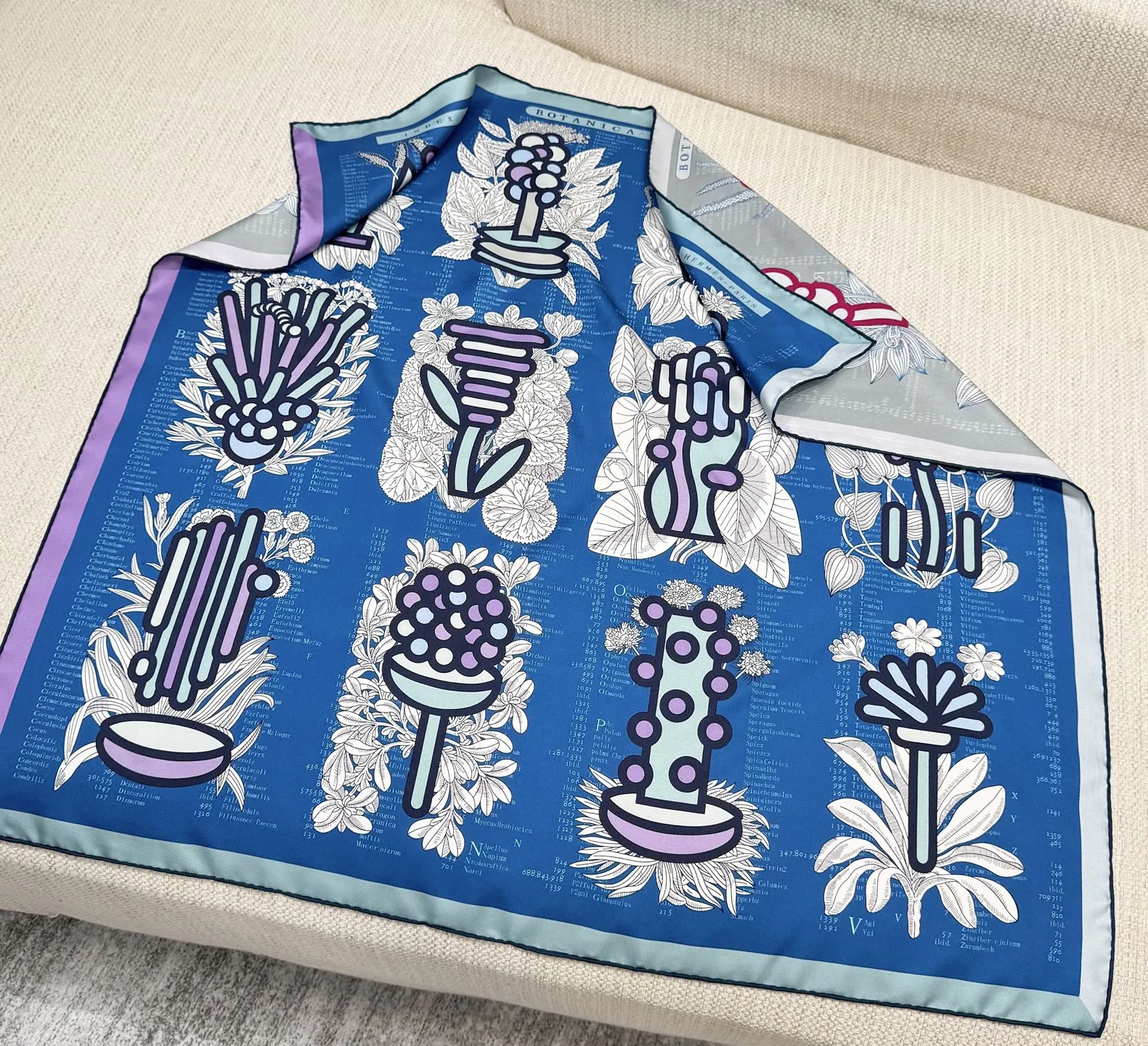 HERMES Женский платок из натурального шелка