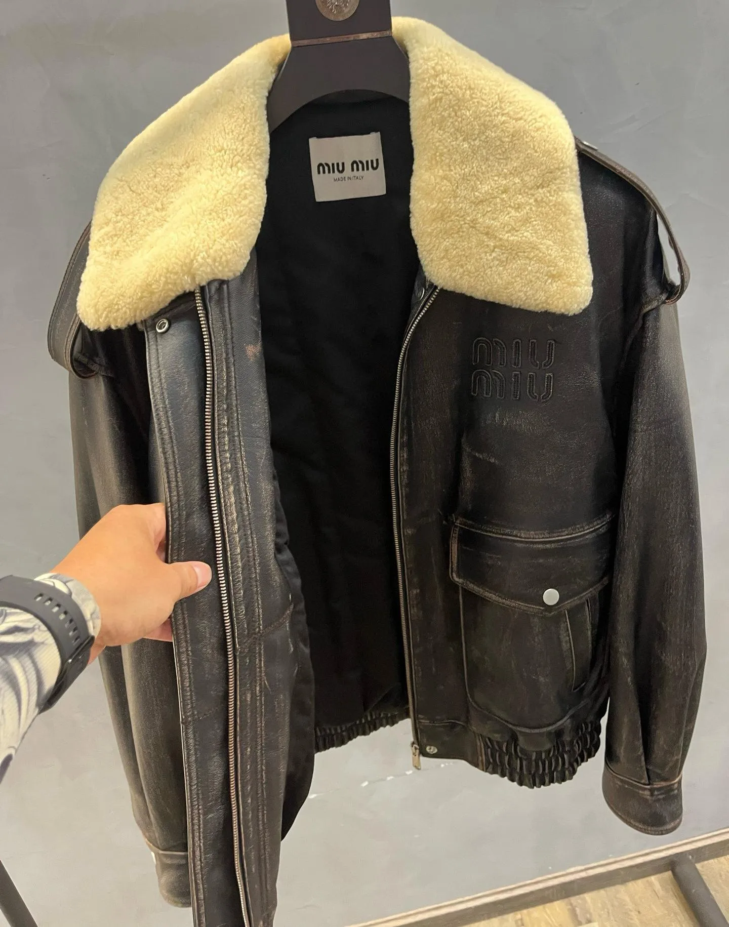 MIU MIU Кожаная куртка MIU MIU Кожаная куртка