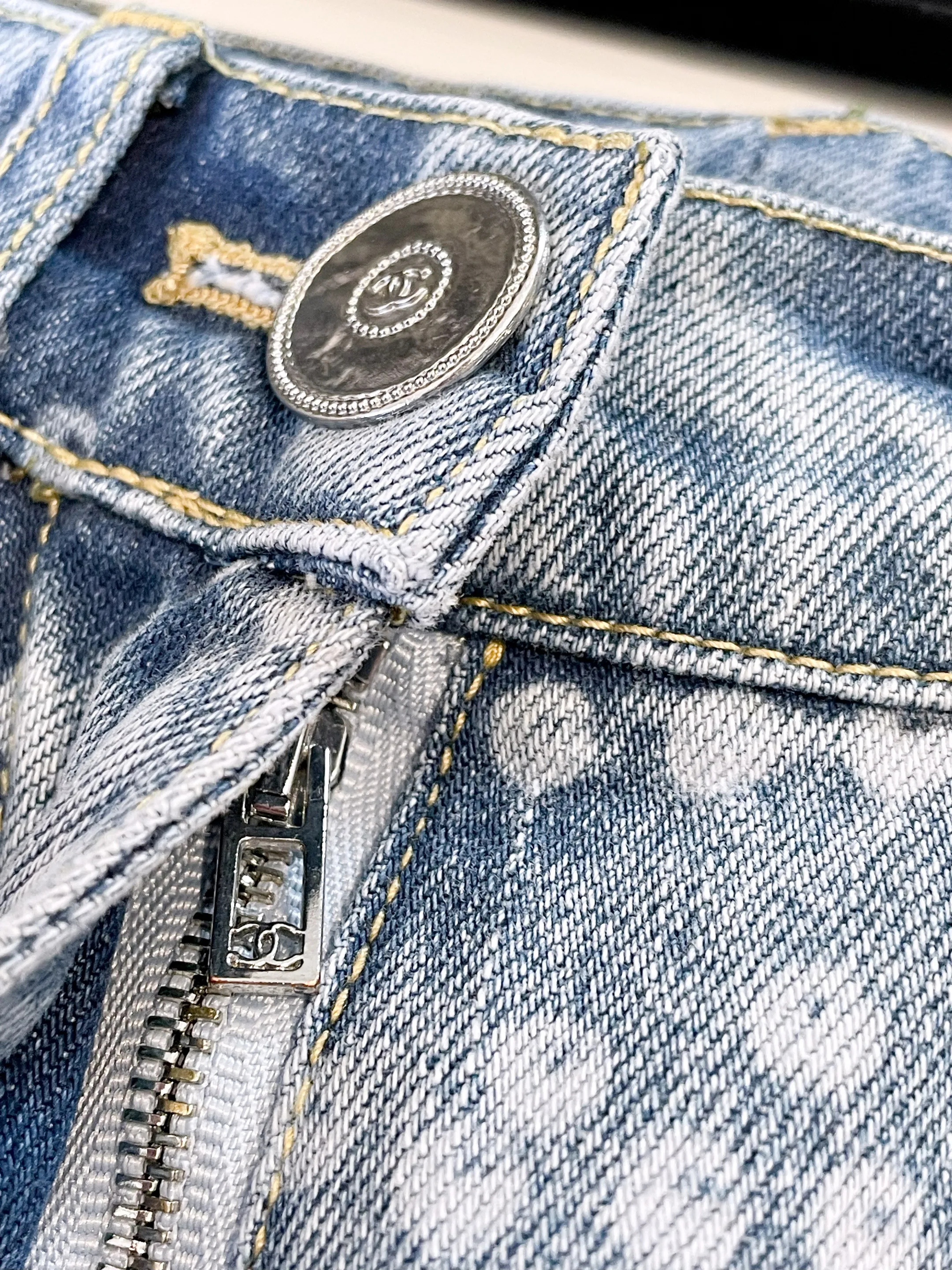 CHANEL Женские джинсы CHANEL Женские джинсы