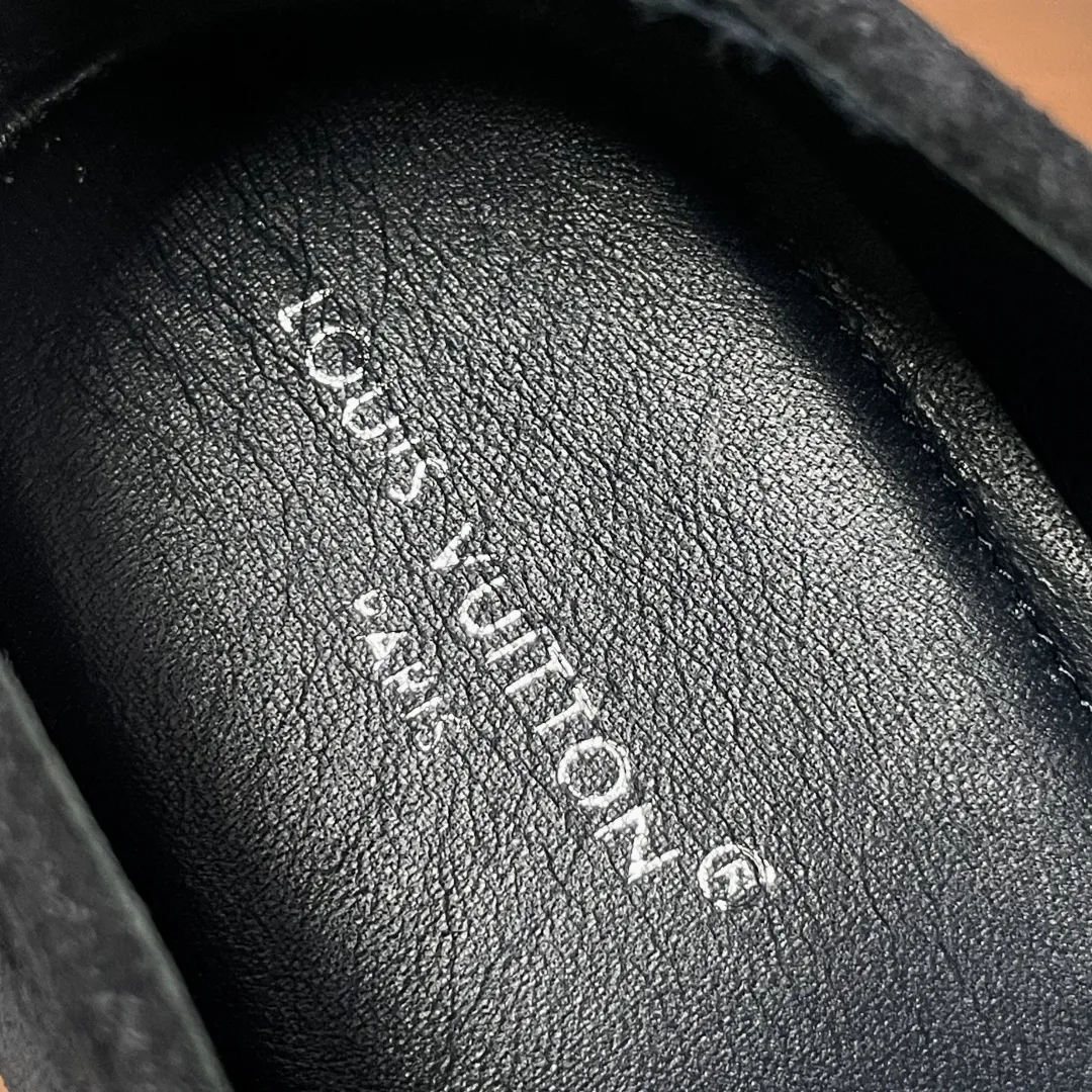 LOUIS VUITTON Мужские замшевые мокасины