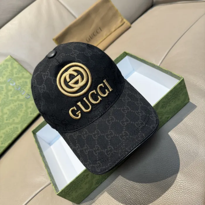 GUCCI Кепка GG