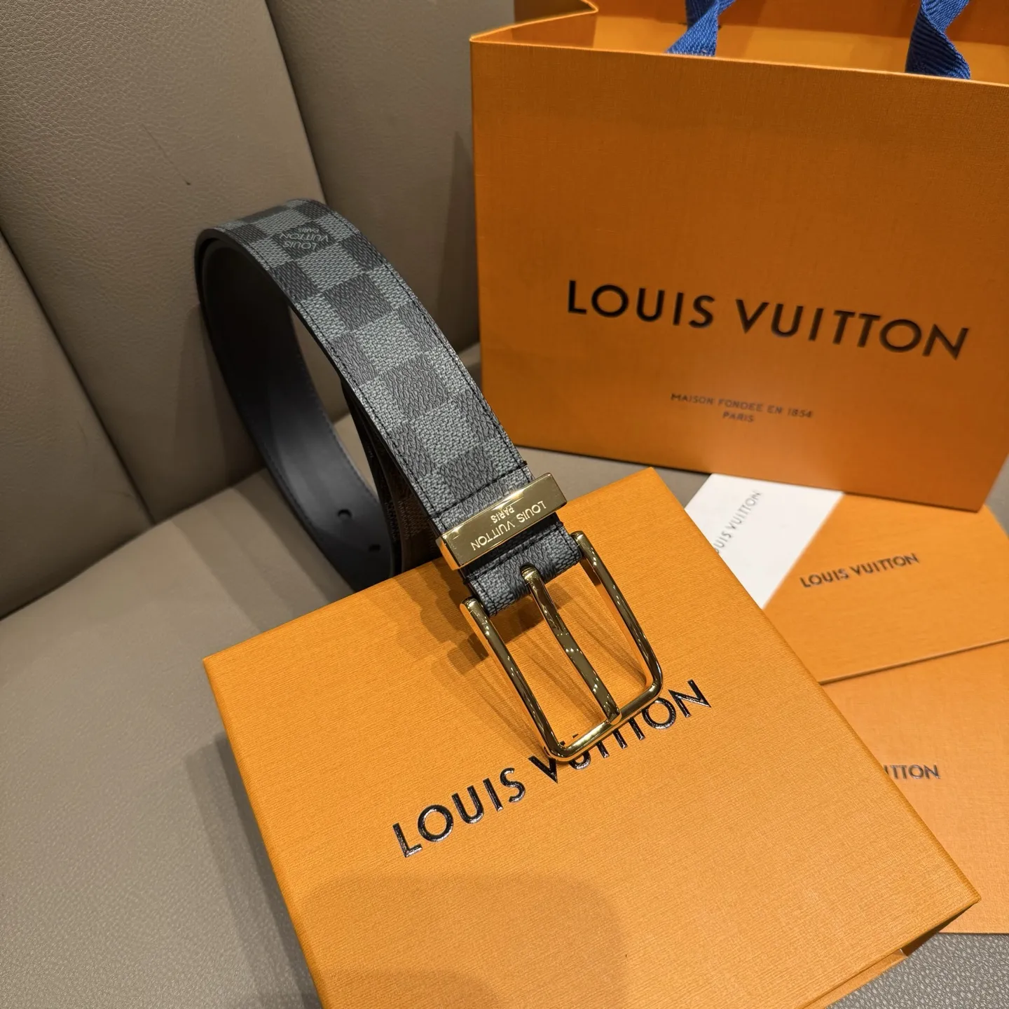 LOUIS VUITTON Мужской ремень коровья кожа