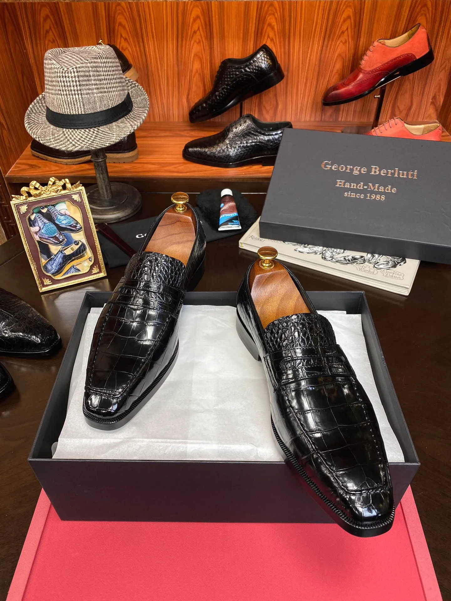 BERLUTI Мужские лоферы из кожи крокодила-пеликана BERLUTI Мужские лоферы из кожи крокодила-пеликана