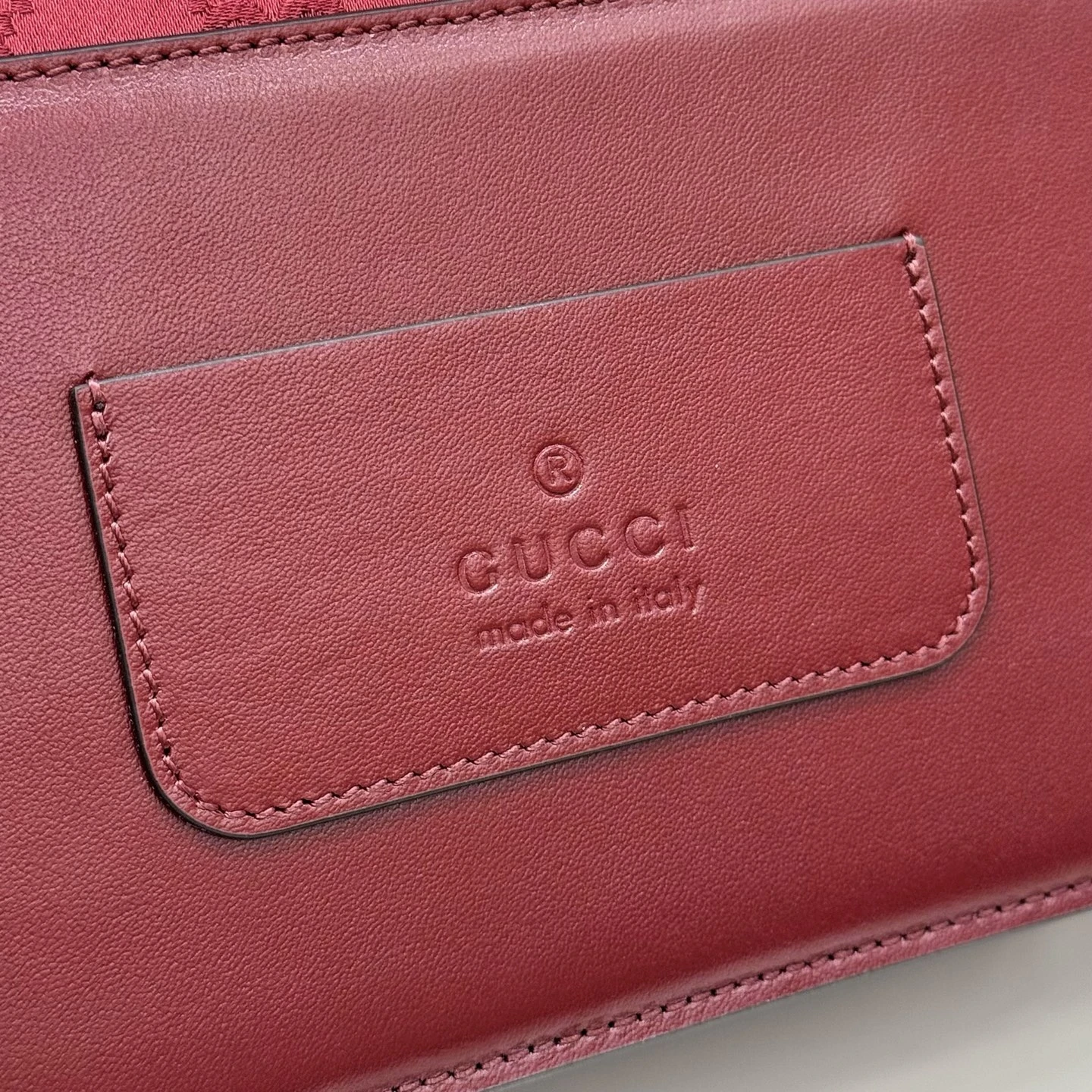 GUCCI Женская сумка Gucci go small shoulder bag