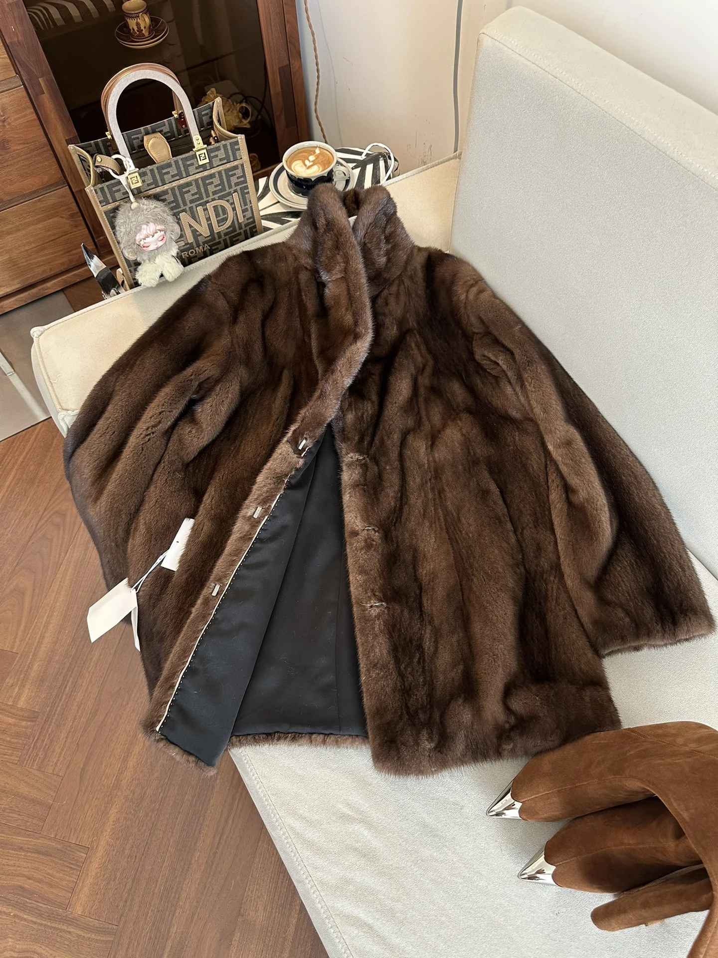 THE ROW Женская шуба из норки THE ROW Женская шуба из норки