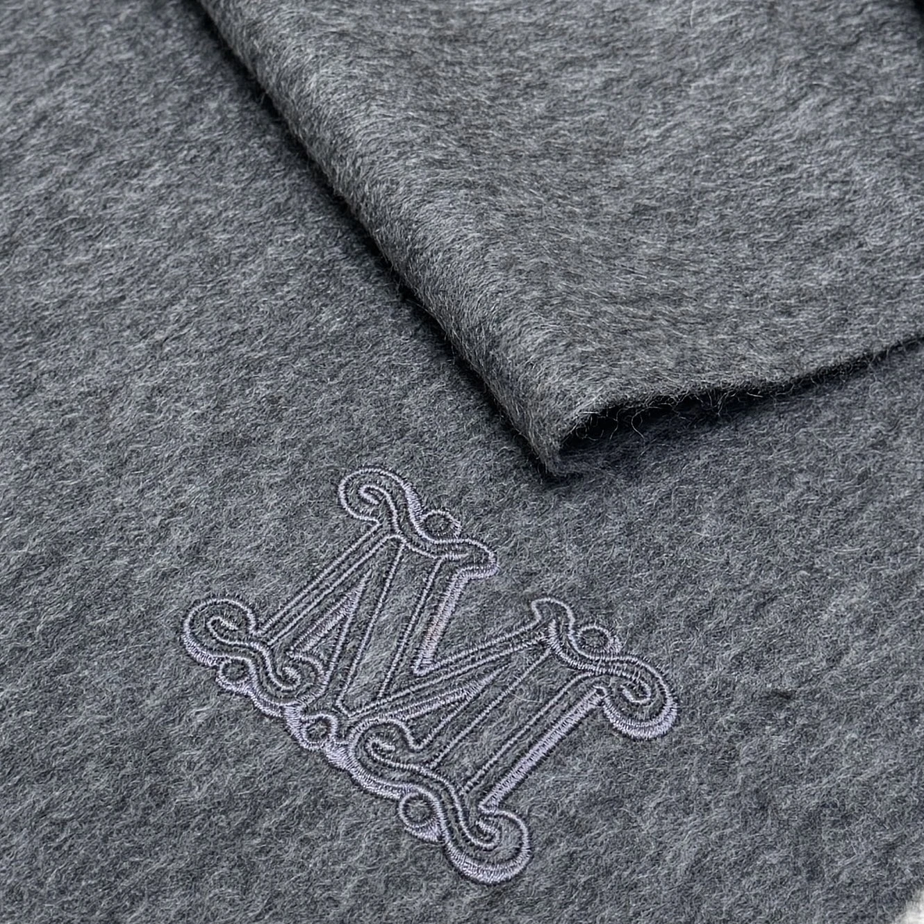 MAX MARA Женский шарф из кашемира 