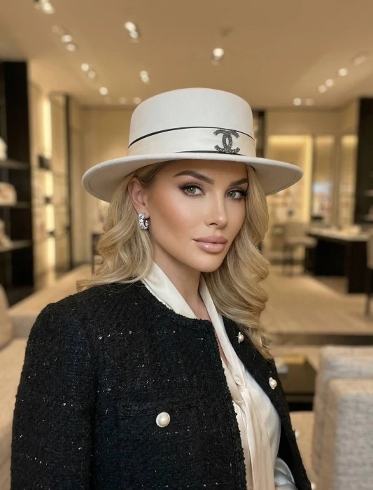 CHANEL Женская шляпа из шерсти